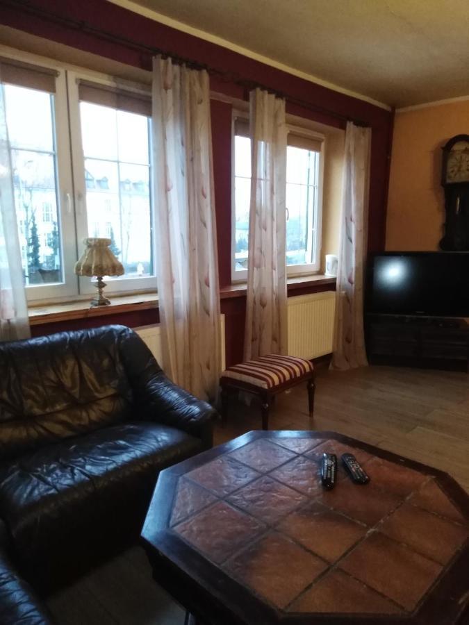 Zajazd Pod Roza Zielona Góra Exteriör bild