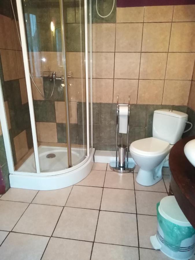 Zajazd Pod Roza Zielona Góra Exteriör bild