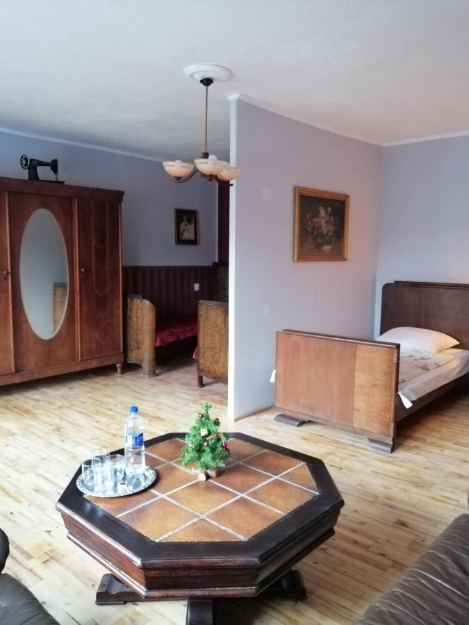 Zajazd Pod Roza Zielona Góra Exteriör bild