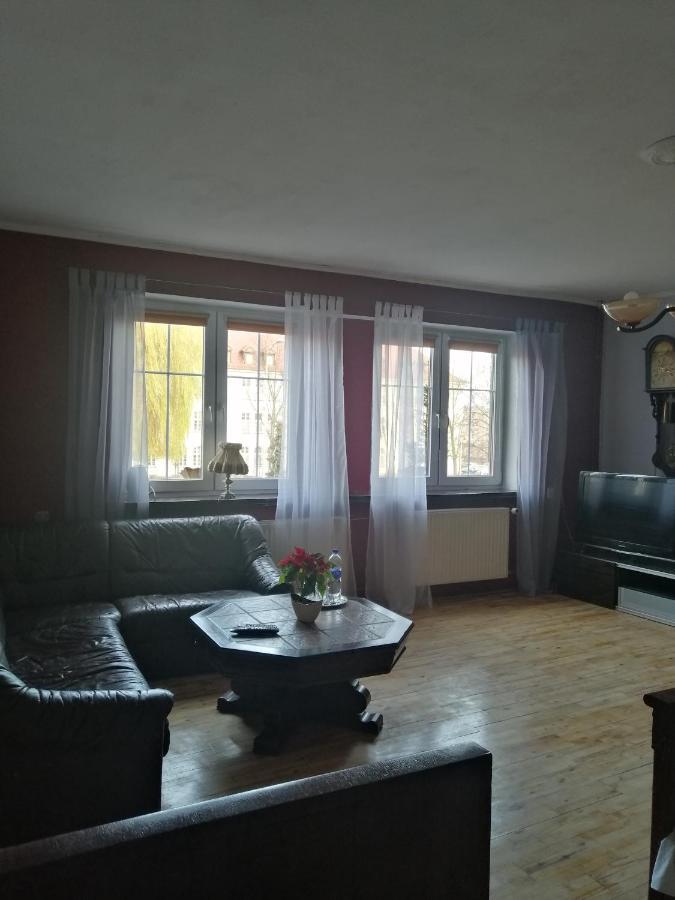 Zajazd Pod Roza Zielona Góra Exteriör bild