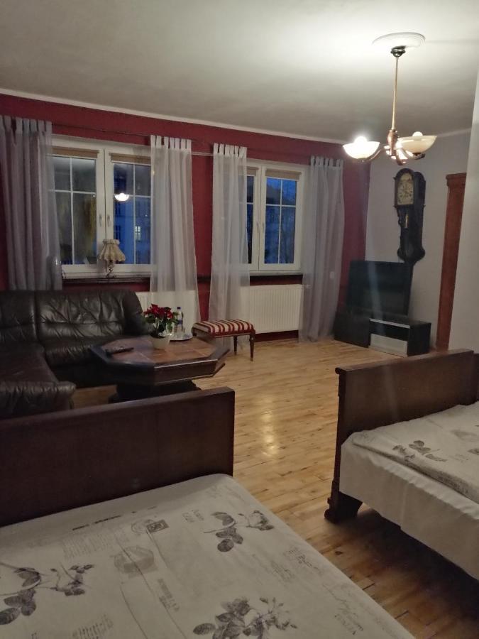 Zajazd Pod Roza Zielona Góra Exteriör bild